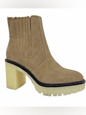Anastasia Lug Chelsea Boots in Tan